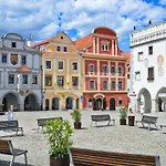 Krumlovské Rozcestí 4*