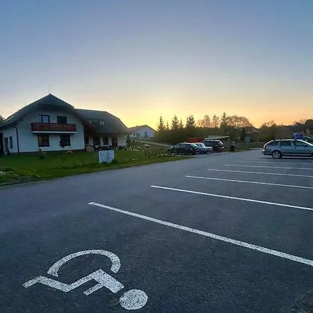 Krumlovske Rozcesti 4*