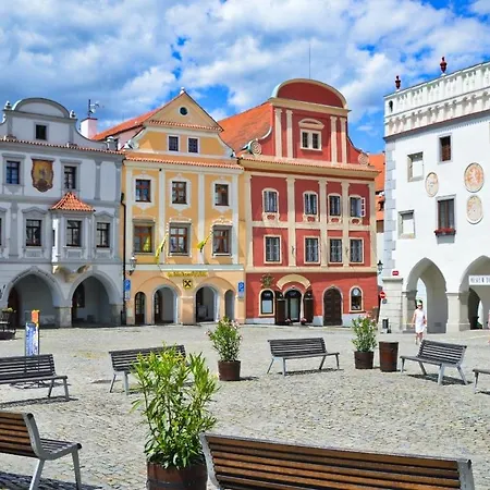 Krumlovské Rozcestí 4*