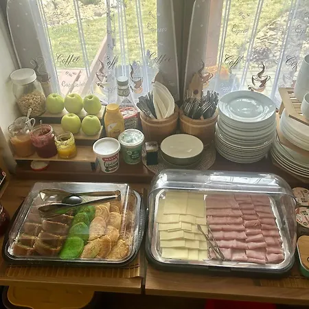 Krumlovské Rozcestí 4*
