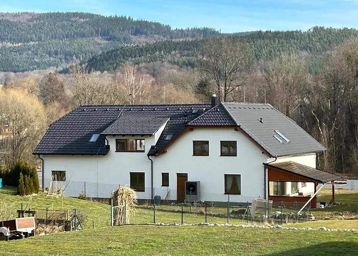 Krumlovske Rozcesti 招待所 Krenov